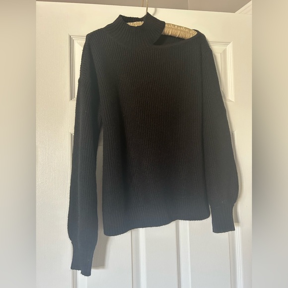 Black open shoulder sweater - Picture 2 of 3
